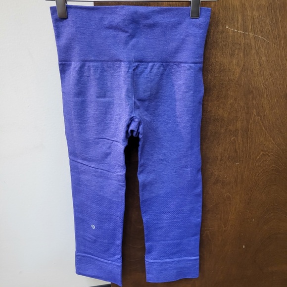 Lululemon Cropped Leggings size 2 - Picture 1 of 2